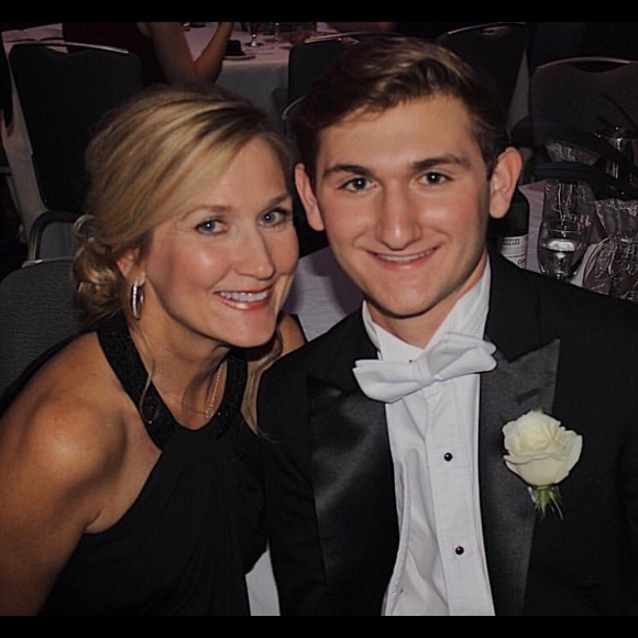 Meet your Posher, Christine - Picture 6 of 7